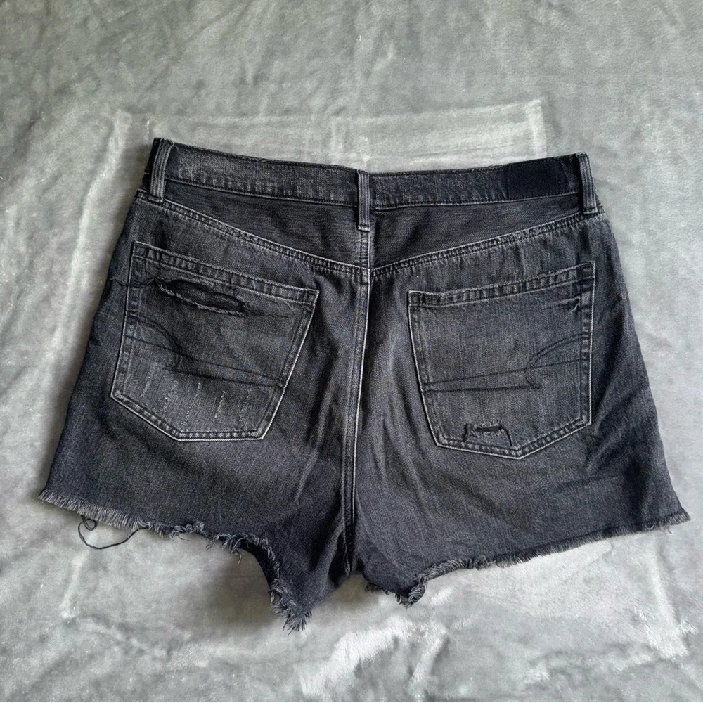 American Eagle - Black - Highest Waist '90s Boyfriend Short - Picture 4 of 6